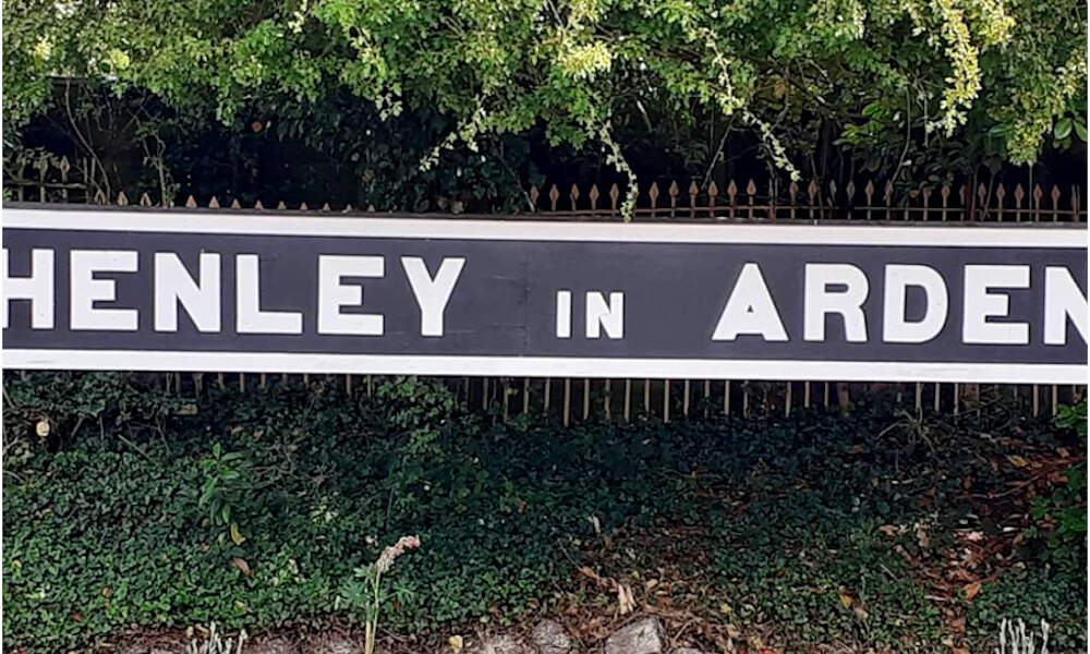 Henley in Arden sign